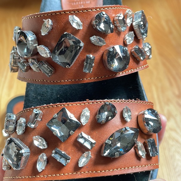 Zara gems slide - Picture 8 of 12